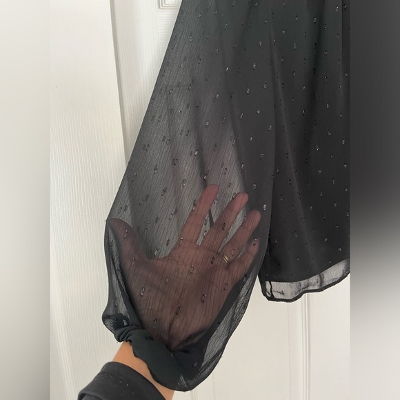 Metallic Dot Gathered Crew Neck Top extra small - Picture 10 of 17